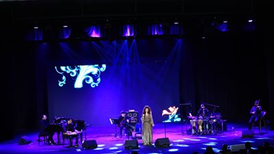 بالصور.. لينا شاماميان تخطف قلوب المصريين على مسرح الزمالك بعد غياب 6 سنوات 