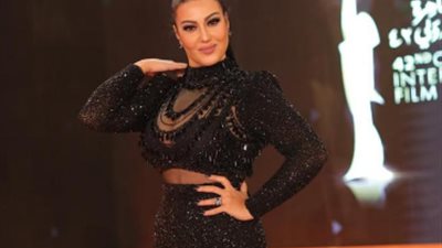 سمية الخشاب: 