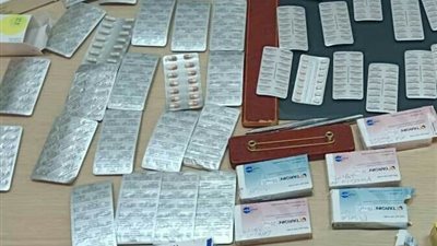 جمارك مطار القاهرة الدولي تضبط محاولة تهريب عدد من الأقراص المخدرة