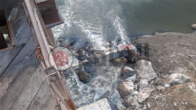 مواطن يستغيث بمحافظ المنيا بسبب فتح مياه الصرف الصحي في نهر النيل (صور وفيديو)