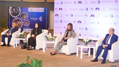 بالتعاون بين 4 وزارات.. جلسة حول مناقشة توطين صناعة السيارات في مصر