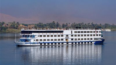 رئيس المنشآت السياحية يوضح حقيقة تخفيض رسوم العائمات النيلية من حق الانتفاع بمياه النيل