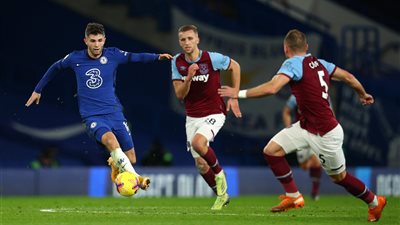تشيلسي يسحق وست هام بثلاثية في الدوري الإنجليزي