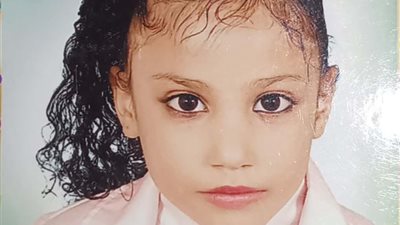 مآساة طفلة بسوهاج تصارع الموت.. تحتاج إلى تدخل جراحي بالقلب و