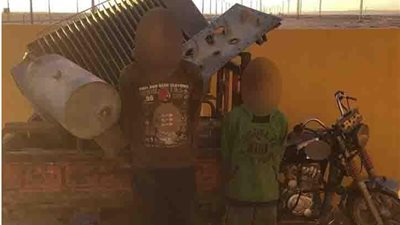 ضبط شخصين بتهمة سرقة محول كهرباء خاص بأعمدة الإنارة بأسيوط