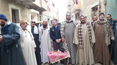 بدون إجراءت احترازية.. عقد جلسة صلح بين عائلتين بأسيوط (صور)