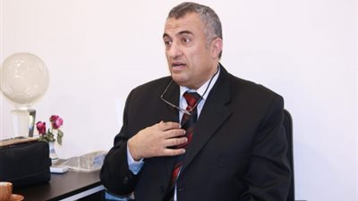 أسامة النحراوي يوضح تأثير العمليات التجميلية على العين