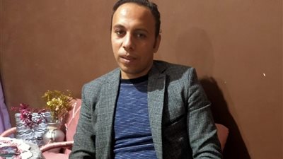 مرشح سابق بالفيوم يروي تضرره من تحرير محاضر مفاجئة له بسبب ملصقات دعائية كاذبة (فيديو)