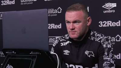 واين روني يعلق على اهتمامه بالتعاقد مع لاعب مانشستر يونايتد