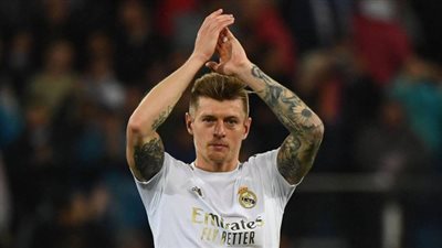 الصحافة الإسبانية عن توني كروس: 