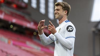 باتريك بامفورد يدخل تاريخ ليدز يونايتد 