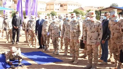 رئيس أركان حرب القوات المسلحة يتفقد معكسر إعداد وتأهيل مقاتلي شمال سيناء