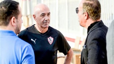 أيمن يونس يُهنئ لاعبي الزمالك بعد الفوز على سموحة