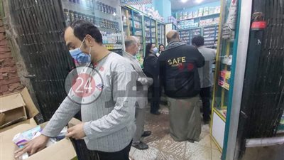 لحيازتها أدوية منتهية الصلاحية.. تحرير 11 محضرا لصيدليات بشبرا الخيمة (صور) 