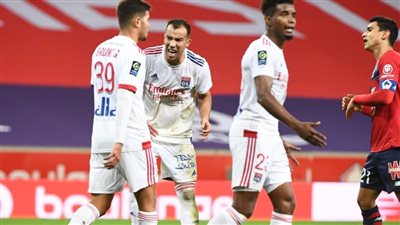 أهلي جدة يقترب من التعاقد مع مدافع ليون الفرنسي