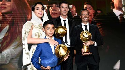 رونالدو يفوز بجائزة أفضل لاعب في العالم 2018 في دبي