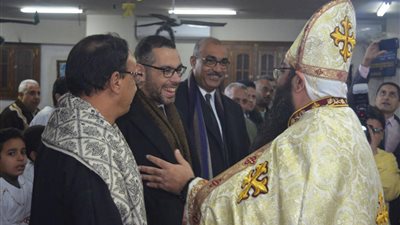 النائب محمد فؤاد يشارك كنائس العمرانية الاحتفال بعيد الميلاد المجيد (صور)