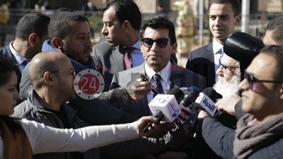 وصول وزير الشباب و أحمد أبو الغيط لكاتدرائية العباسية للمشاركة بالاحتفال بعيد الميلاد المجيد (صور)