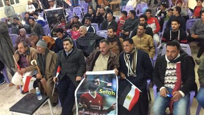 عمدة نجريج: “صلاح بيمشى فى القرية بأقل الملابس وبيسمع لشكاوى الناس” (فيديو)