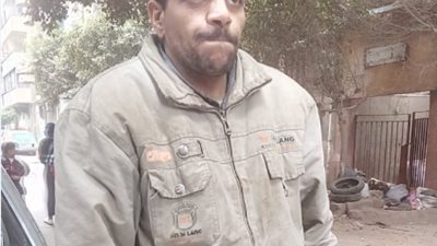 بعد حادثة “سيدة البرد”.. التدخل السريع تُنقذ فني مصاعد من الشارع (صور)