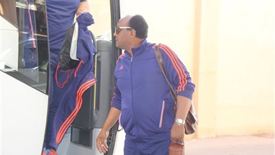 إسماعيل يوسف يساند لاعبي الزمالك قبل موقعة اتحاد طنجة