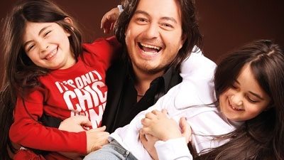 هل تتذكرهم؟.. شاهد كيف تغير شكل بنات أحمد زاهر في تحدي العشر سنوات (صور)