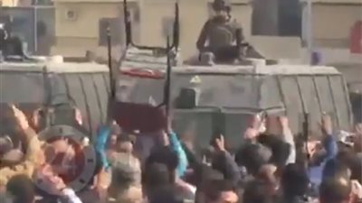 بعد التحرك لإزالة منازلهم المخالفة.. اشتباكات بين أهالي نزلة السمان والأمن (فيديو)