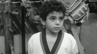 من منصات التتويج للمستشفيات النفسية.. قصة طفل عذبته زوجة أبيه لمدة عام كامل (صور وفيديو)