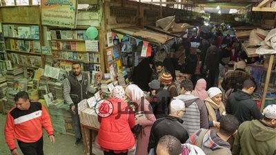 مهرجان سور الأزبكية يشهد إقبالًا كثيفًا من الجمهور في ثاني أيامه