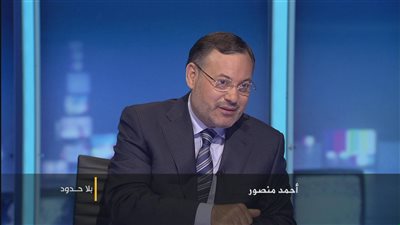 النيابة تصدر أمر اعتقال لمذيع الإخوان أحمد منصور بسبب الزواج من مغربية