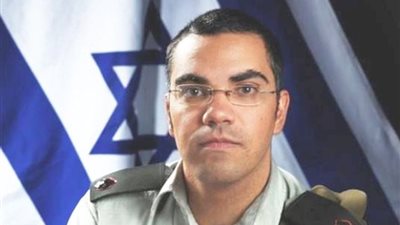 أفيخاي أدرعي: “قاعدة الإرهاب تهاجم ثلاثة أحرم الإسلام” (صور)