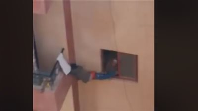 خاص.. والد طفل البلكونة: الأم مش غلطانة ومصور الفيديو السب(صورة)