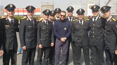 نضال الشافعي يحتفل بعيد الشرطة وسط طُلاب الأكاديمية (صور)