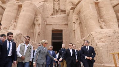 مرشدة سياحية رافقت زوجة ماكرون تكشف انطباعها بعد زيارة أبوسمبل