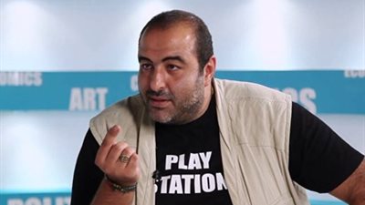 سامح عبد العزيز يعود بفيلم يحكي تجربته في السجن.. تعرف على التفاصيل (خاص)