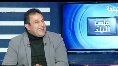 أيمن منصور مازحًا:”لو أحمد أبني كان لعب للأهلي ماكنتش هدخله البيت”