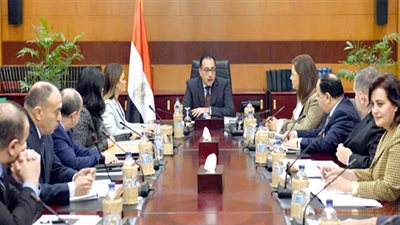 مدبولي يعقد اجتماعا لمتابعة مشروعات المنصورة وأسوان الجديدتين وناصر بغرب أسيوط