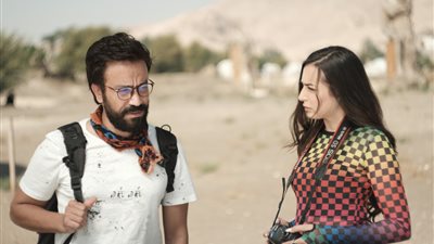 سامح حسين يعيش قصة حُب مع ساندي في الفلانتين (صور)