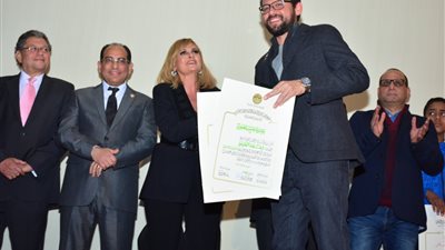 أحمد المرسى يفوز بجائزة التصوير في مهرجان جمعية الفيلم عن تراب الماس