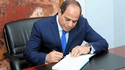 السيسي يستجيب لمناشدة والدة فتاة مريضة ويقرر علاجها.. تعرف على التفاصيل