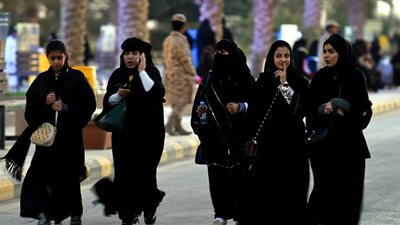 بعد رهف القنون .. أبشر تطبيق يمنع هروب السعوديات داخل وخارج المملكة