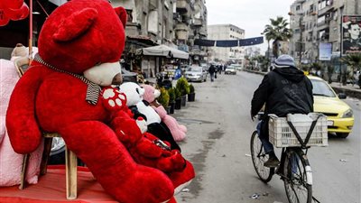 استعدادات الاحتفال بالفلانتين حول العالم