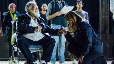 رانيا فريد شوقي تغضب يحيي الفخراني في “الملك لير”.. مارس المقبل