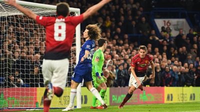 مانشستر يونايتد يتفوق على تشيلسي في الشوط الأول (فيديو)