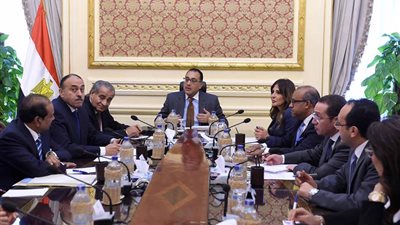 رئيس الوزراء: الانتهاء من التقرير “نصف السنوي” للحكومة وعرضه على البرلمان