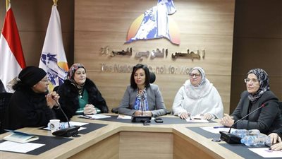 “القومي للمرأة” يجتمع بأسر شهداء الجيش والشرطة