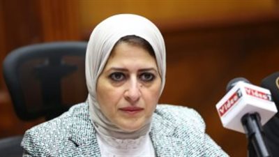 تحتاج لإدارة اقتصادية بفكر جديد.. خبراء يطرحون روشة لأزمة نقص الأطباء داخل المنظومة الصحية