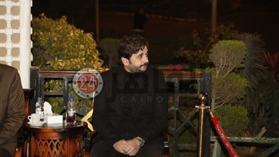 المخرج سعيد حامد وعلي ربيع ومحمد أنور أول المعزين في والدة مصطفى خاطر (صور)