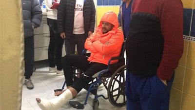 إصابة محمد حماقي في مباراة كرة قدم.. والطبيب يحدد موعد لجراحة عاجلة (صور)