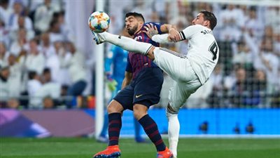 برشلونة يسجل الهدف الأول في شباك ريال مدريد